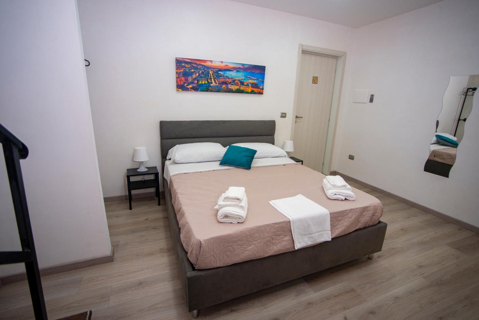 Na City Rooms Naples Exterior photo